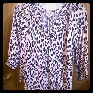 Light pink & navy blue leopard top by Crown & Ivy